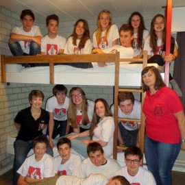 Groepsfoto Colombina - Toneelvereniging Plankenkoorts 